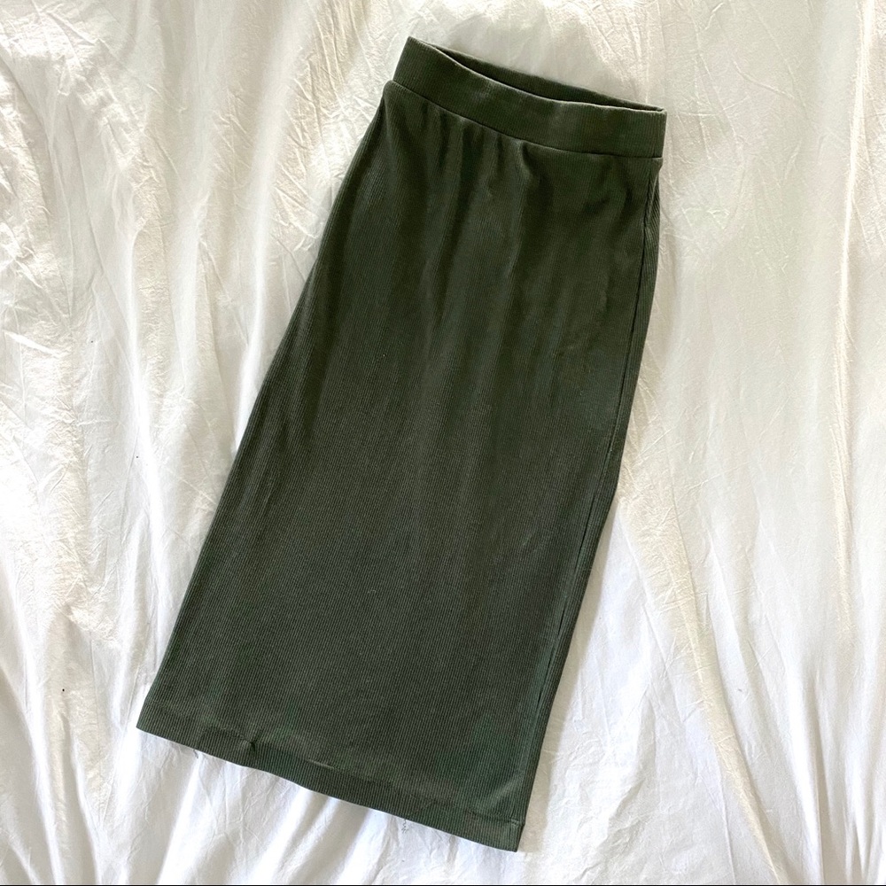 High-Waisted Ribbed Pencil Skirt